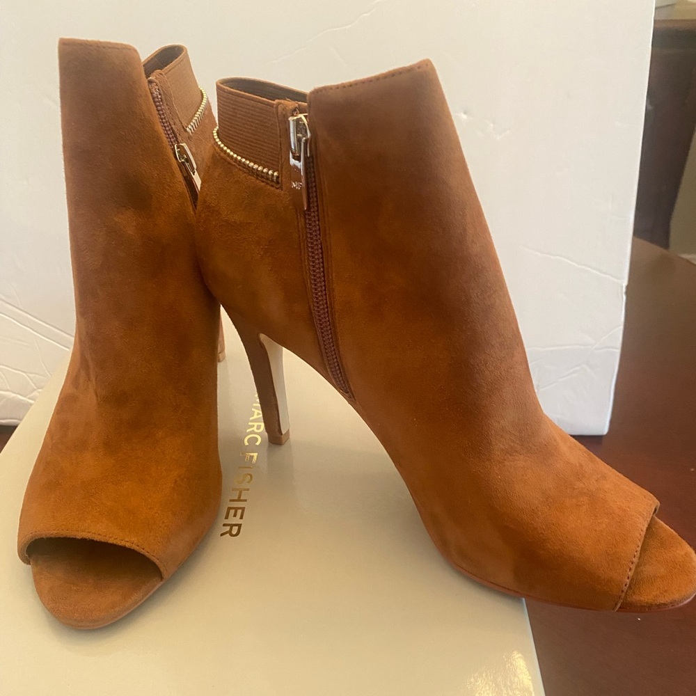 Marc Fisher Serenity Tan Heeled Ankle Boots - Picture 4 of 5